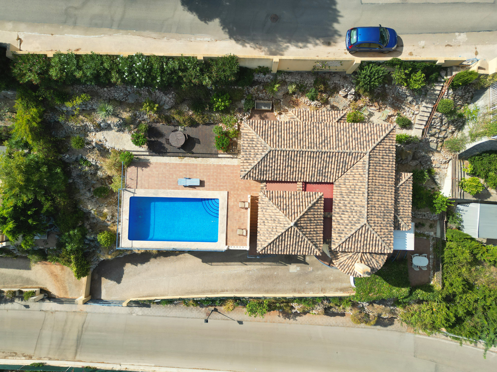 Hermosa villa de 3 dormitorios con piscina con vistas panorámicas, zona de barbacoa, plaza de aparcamiento.