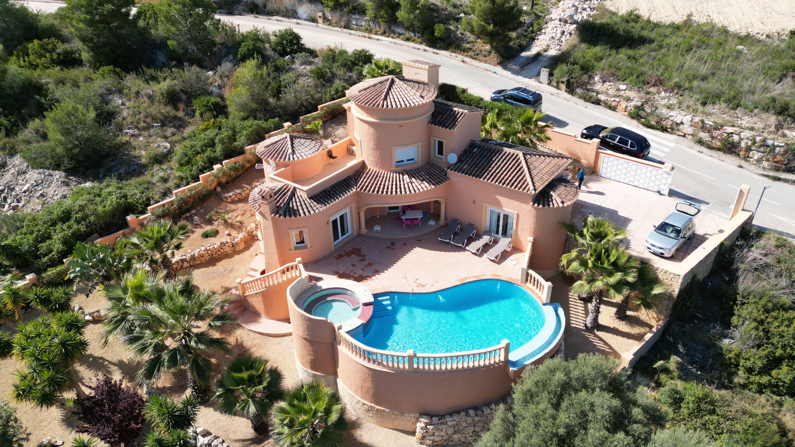 Top gepflegte 3 Schlafzimmer Villa mit Panoramablick und Vermietungslizenz in Javea