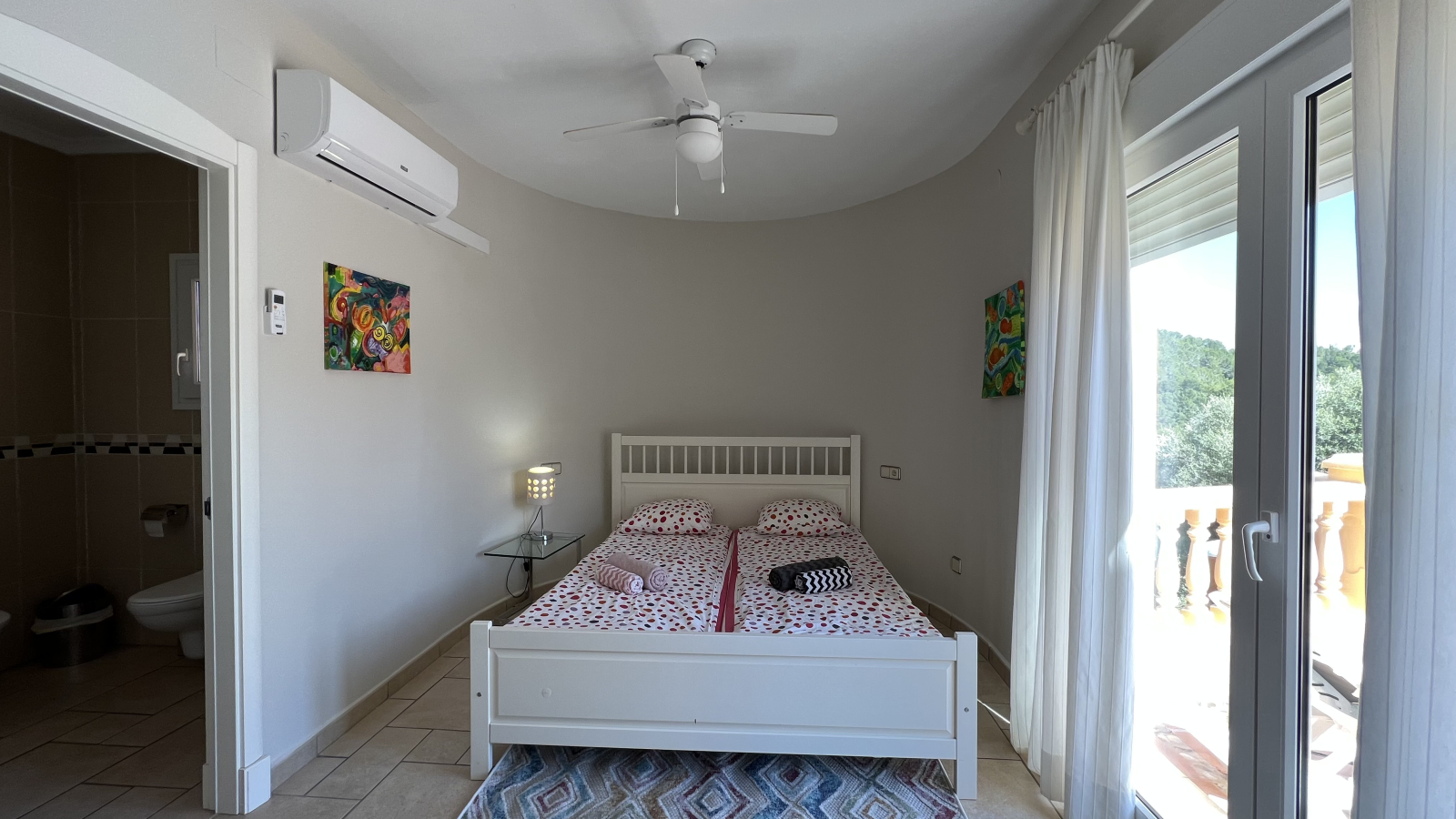 Top gepflegte 3 Schlafzimmer Villa mit Panoramablick und Vermietungslizenz in Javea