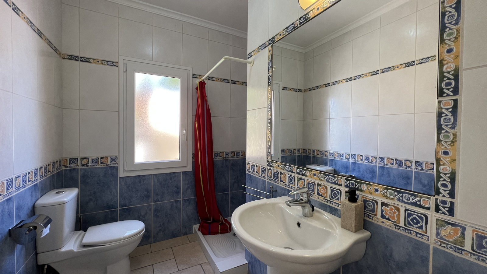 Top gepflegte 3 Schlafzimmer Villa mit Panoramablick und Vermietungslizenz in Javea