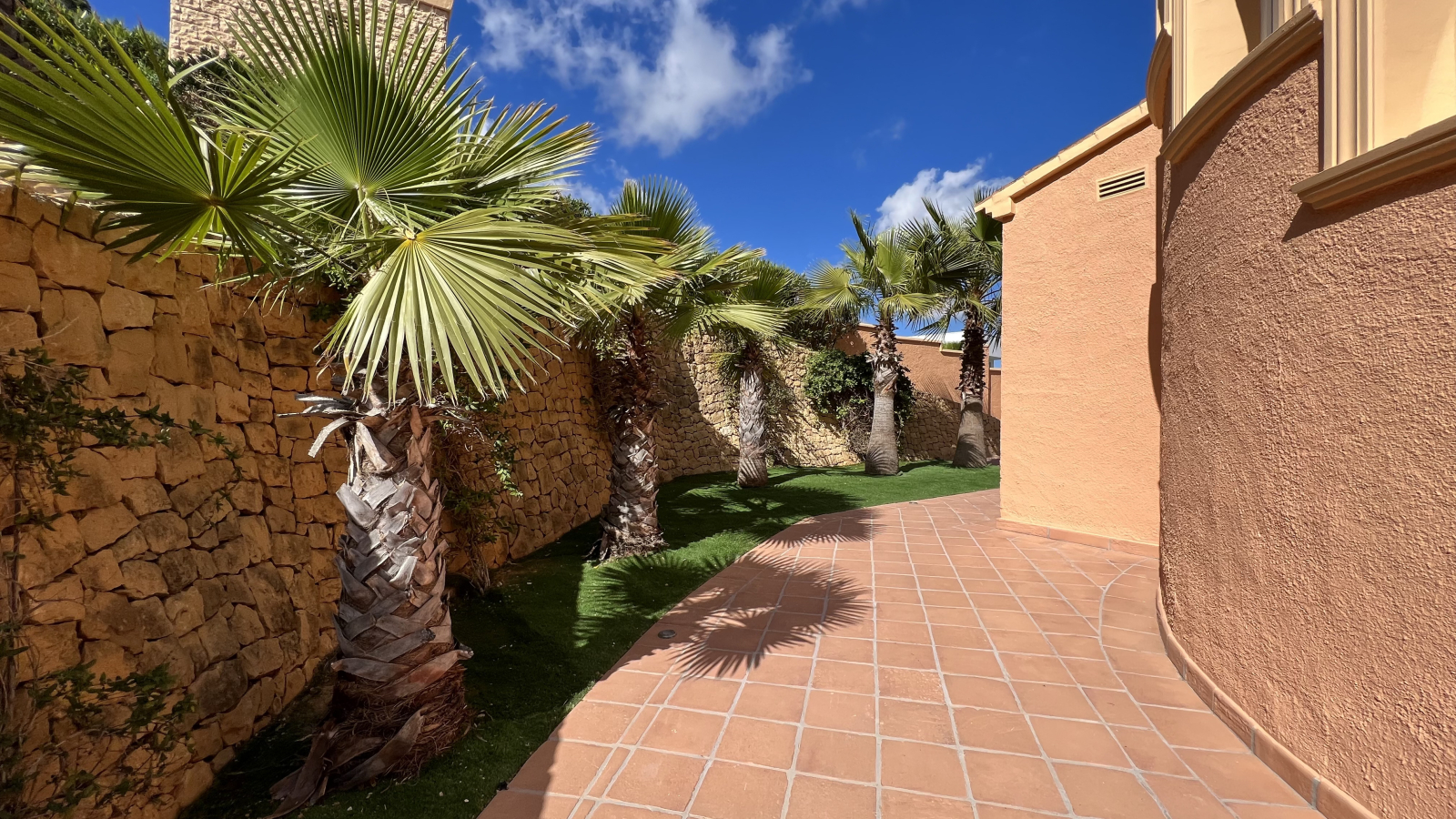 Top gepflegte 3 Schlafzimmer Villa mit Panoramablick und Vermietungslizenz in Javea