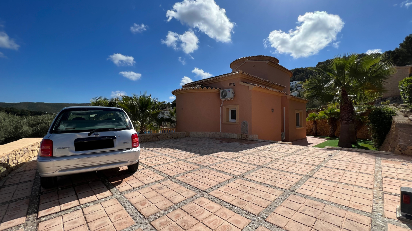 Top gepflegte 3 Schlafzimmer Villa mit Panoramablick und Vermietungslizenz in Javea