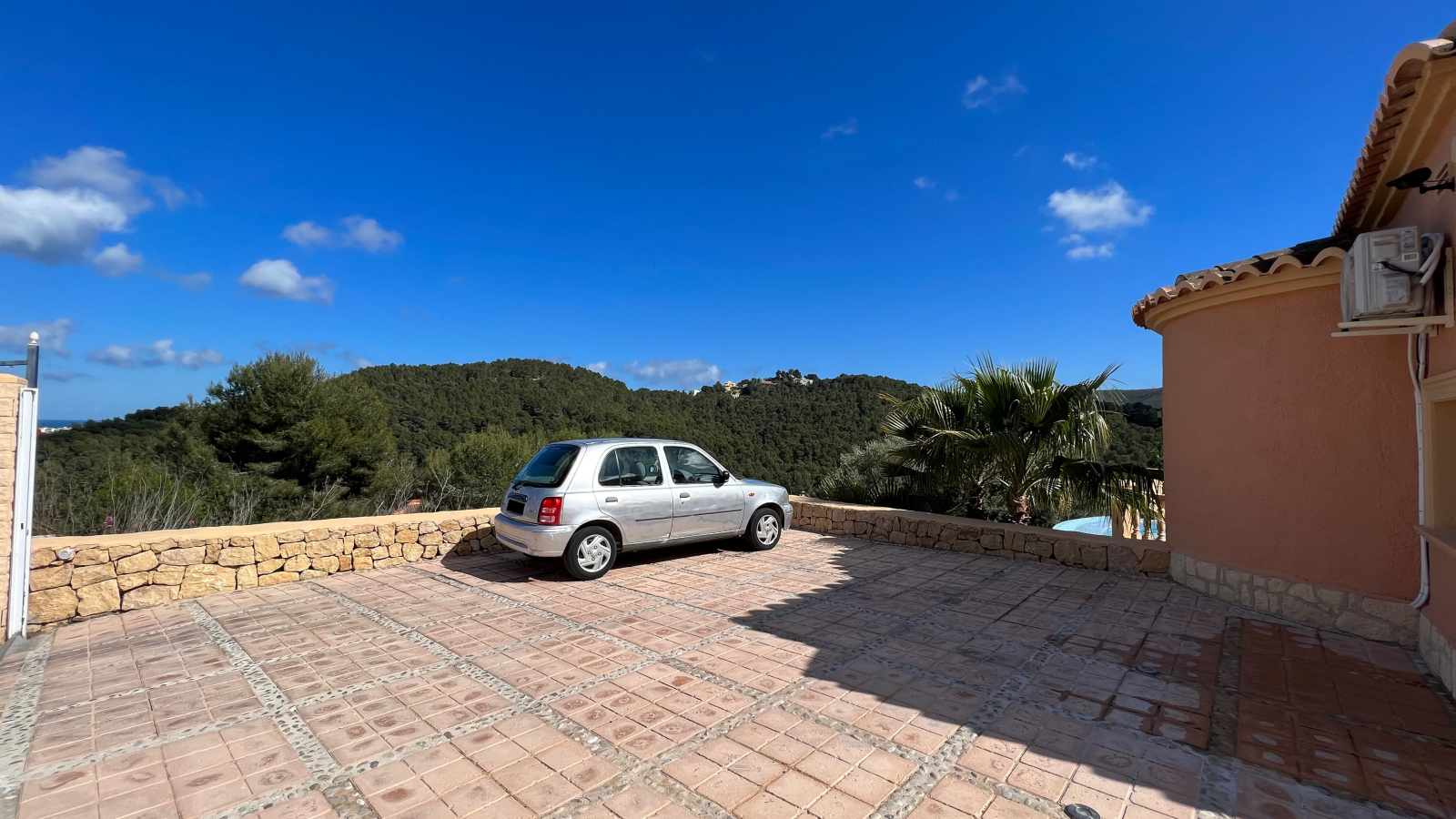Top gepflegte 3 Schlafzimmer Villa mit Panoramablick und Vermietungslizenz in Javea