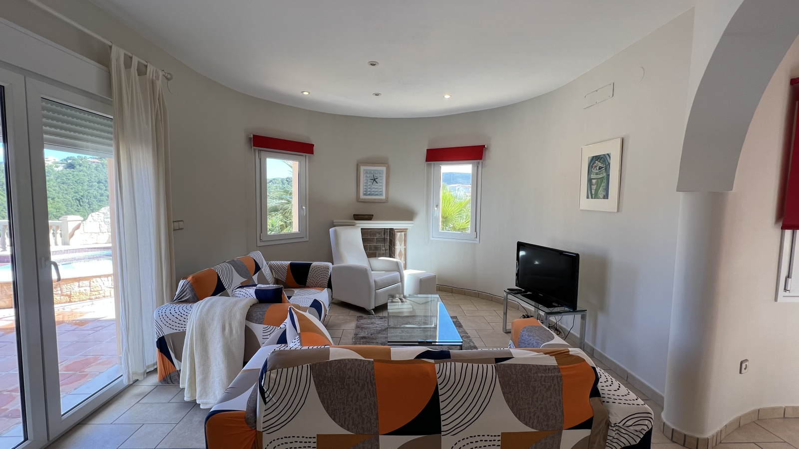 Top gepflegte 3 Schlafzimmer Villa mit Panoramablick und Vermietungslizenz in Javea