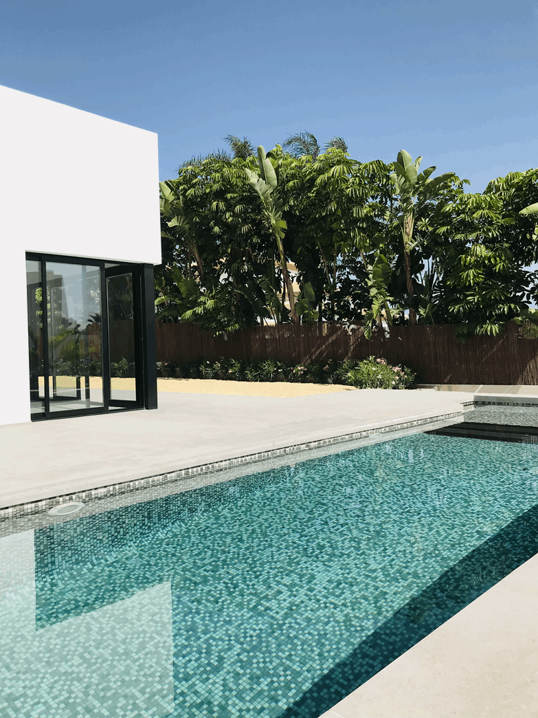 Atemberaubende neue Villa mit 3 Schlafzimmern zum Verkauf in Javea in der Nähe von Arenal