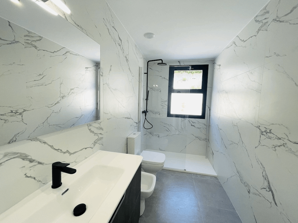 Atemberaubende neue Villa mit 3 Schlafzimmern zum Verkauf in Javea in der Nähe von Arenal