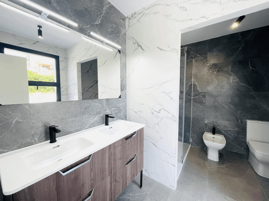 Atemberaubende neue Villa mit 3 Schlafzimmern zum Verkauf in Javea in der Nähe von Arenal