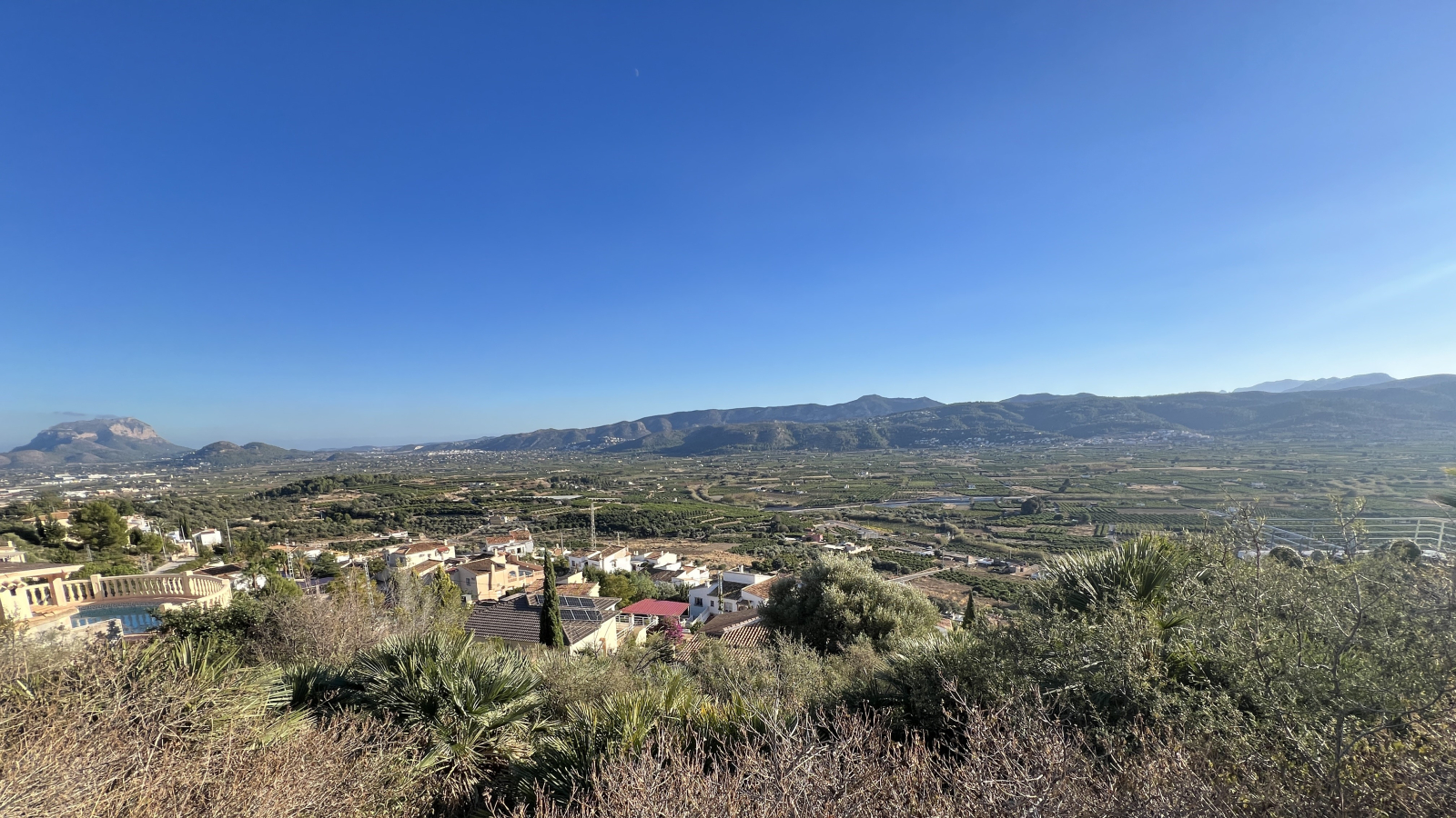Fantastisch perceel van 880 m2 met panoramisch uitzicht in Sanet y Negrals