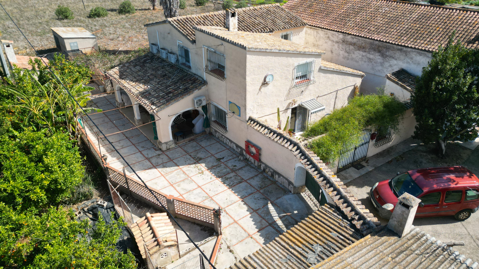 Rustic finca with well, 6200m2 of land and close to Denia