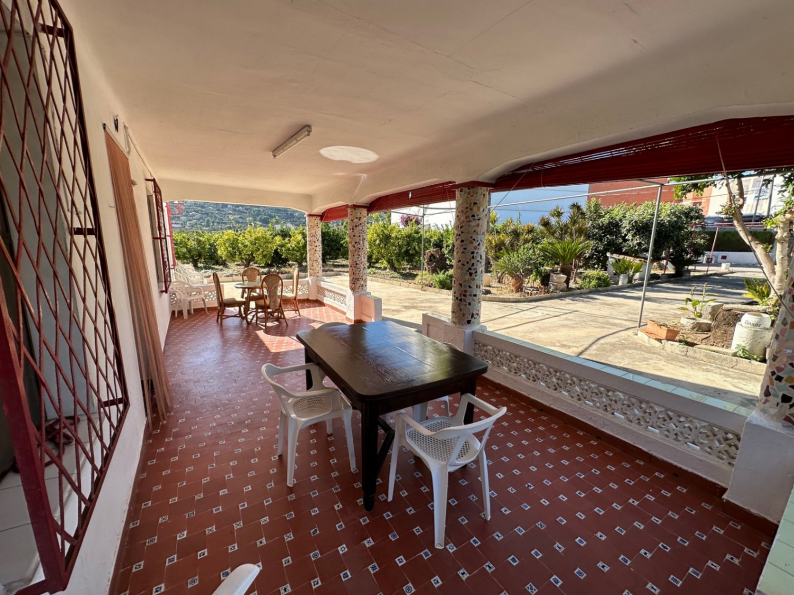 Finca junto al centro urbano de Pego