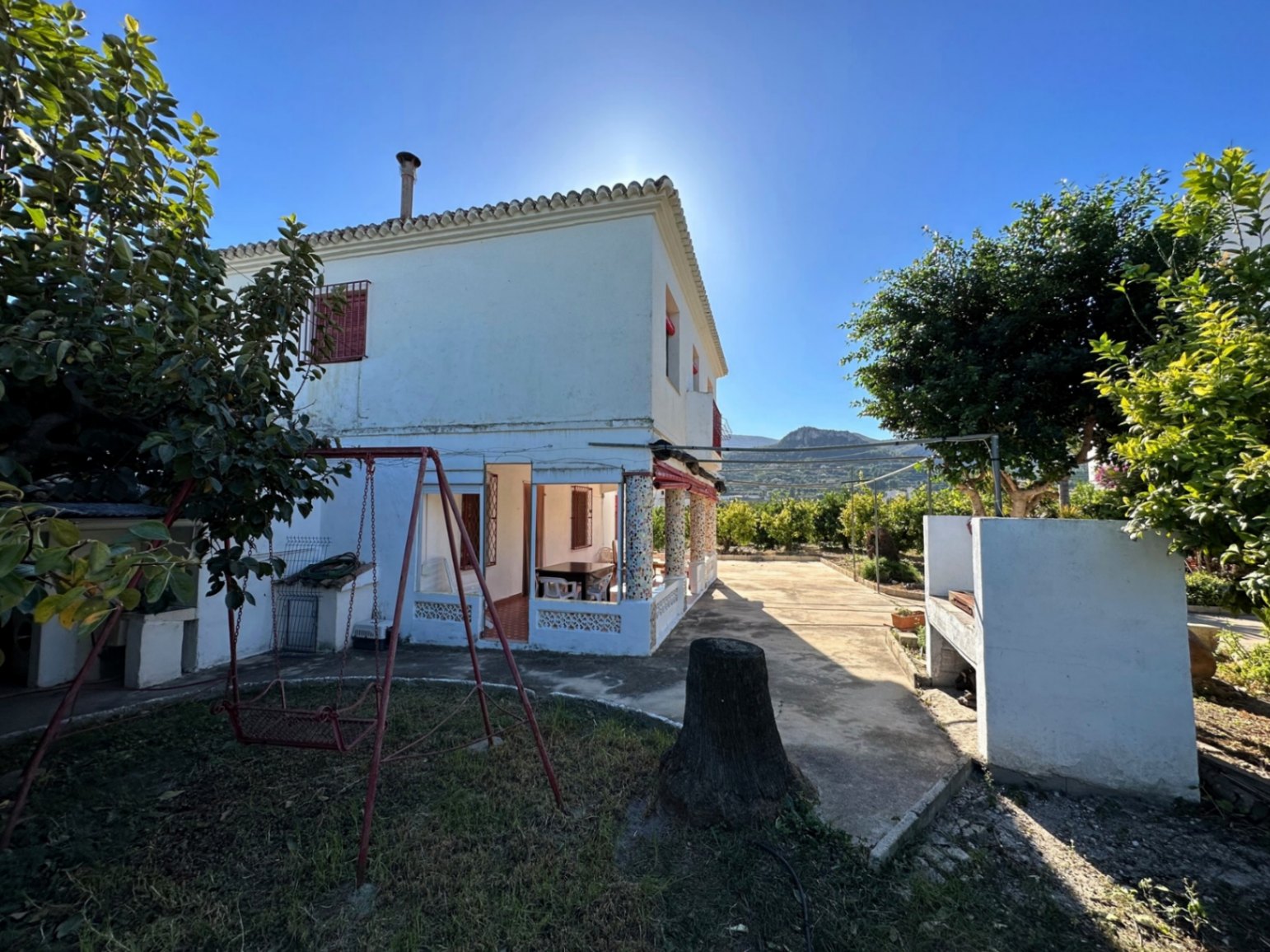 Finca junto al centro urbano de Pego