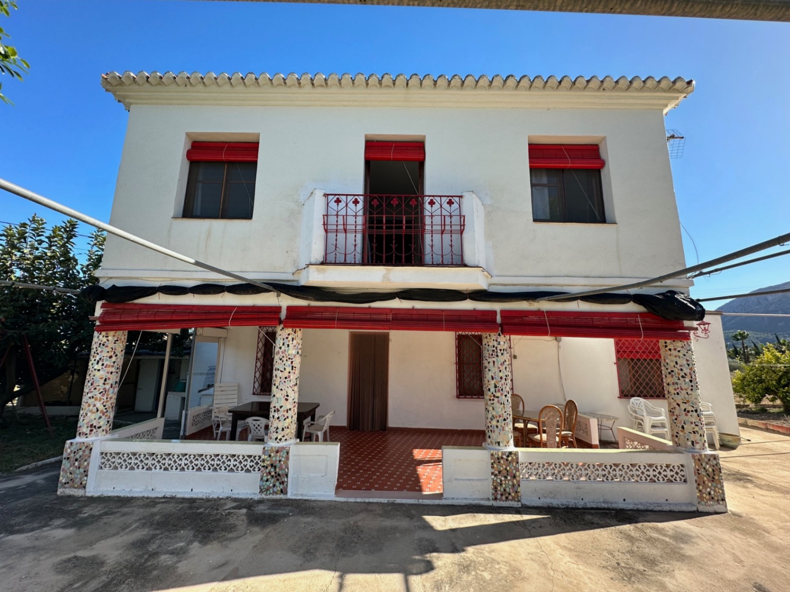 Finca junto al centro urbano de Pego