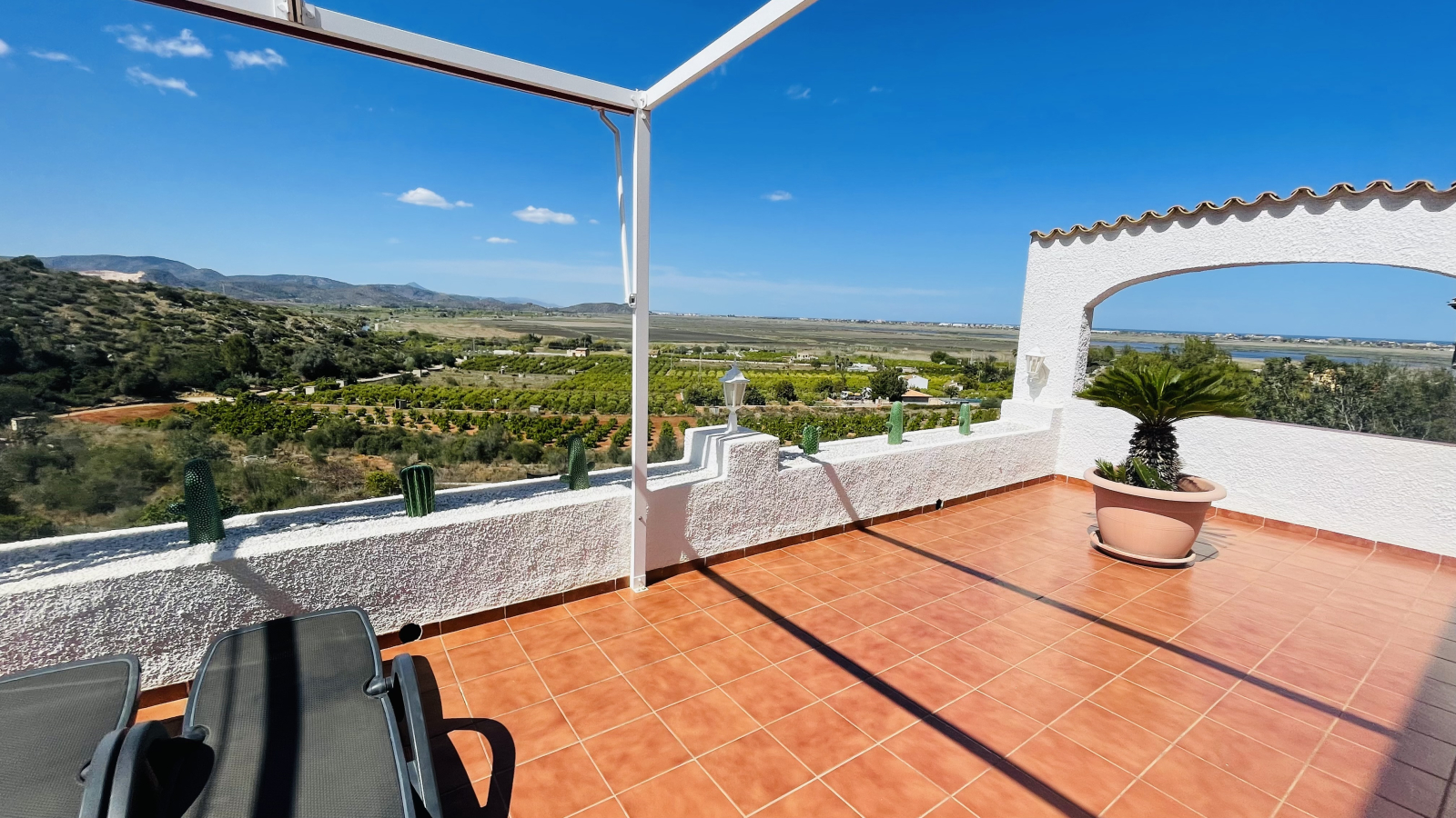  Smetteloze villa met vrij uitzicht op zee en de bergen en apart appartement met groot terras op Monte Pego