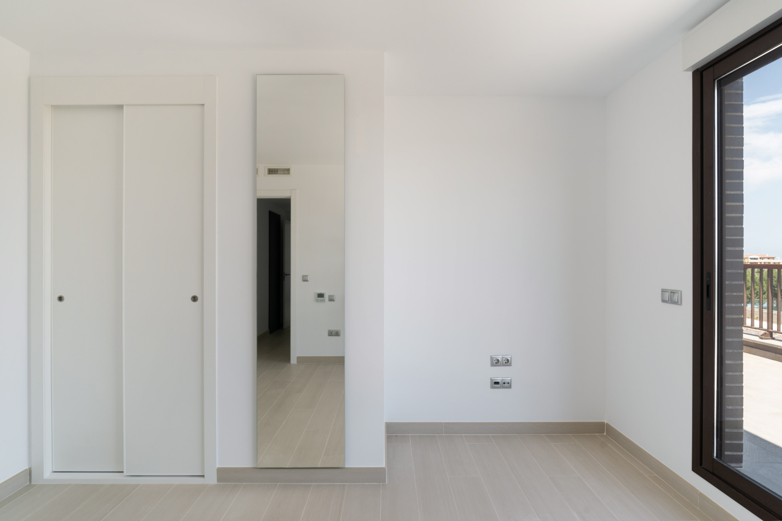 Newly built two bedroom flat in Vergel - delivery in 2025