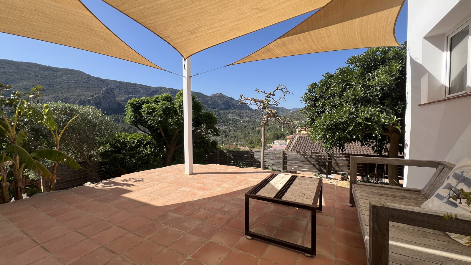 Modern villa in a sunny location on Monte Solana