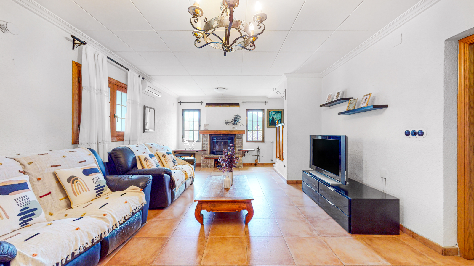 Venta. Villa a Orba