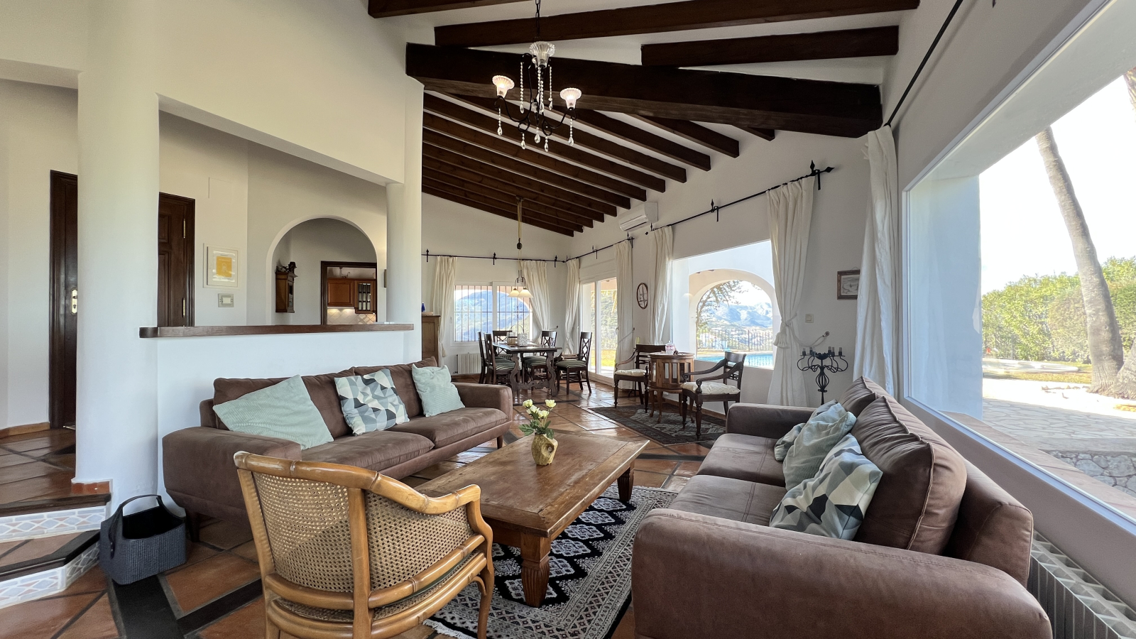 Exclusiva Villa de Estilo Finca con Impresionantes Vistas Panorámicas, Piscina y un Paraíso de Jardines en Monte Pego