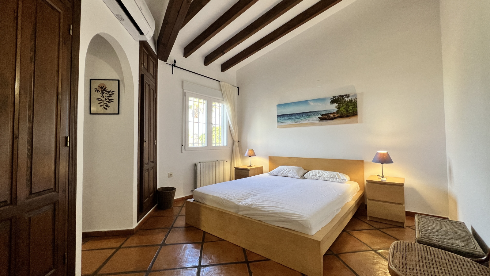 Exclusiva Villa de Estilo Finca con Impresionantes Vistas Panorámicas, Piscina y un Paraíso de Jardines en Monte Pego