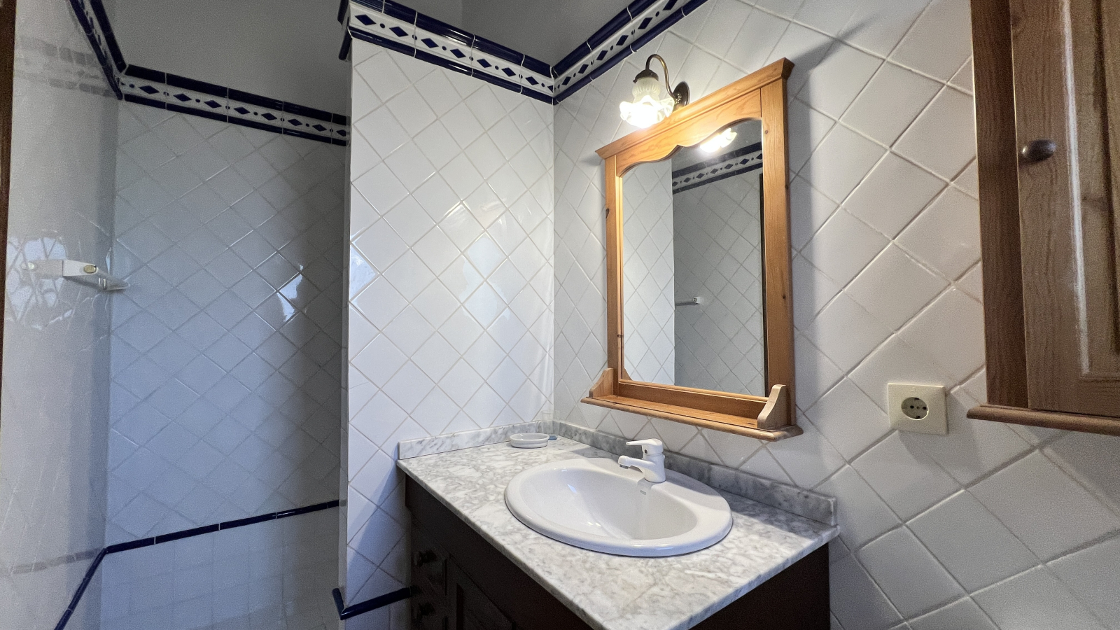 Exclusiva Villa de Estilo Finca con Impresionantes Vistas Panorámicas, Piscina y un Paraíso de Jardines en Monte Pego