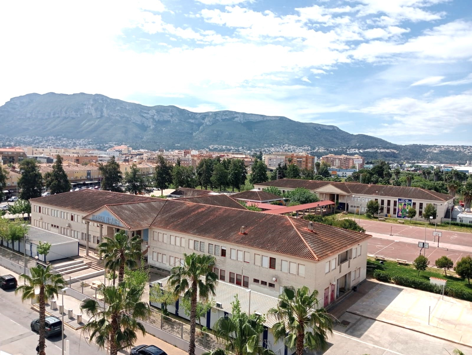 Attraktives Penthouse mit 2 Schlafzimmern in der Nähe des Sportzentrums von Dénia
