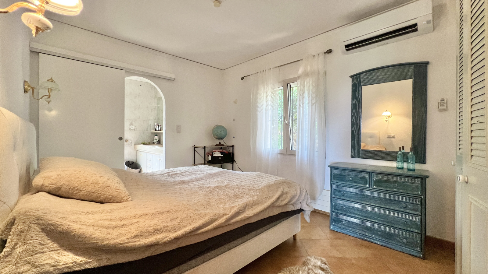 Casa de ensueño con vistas al mar y al castillo: 2 dormitorios, apartamento independiente, garaje y mucho más.