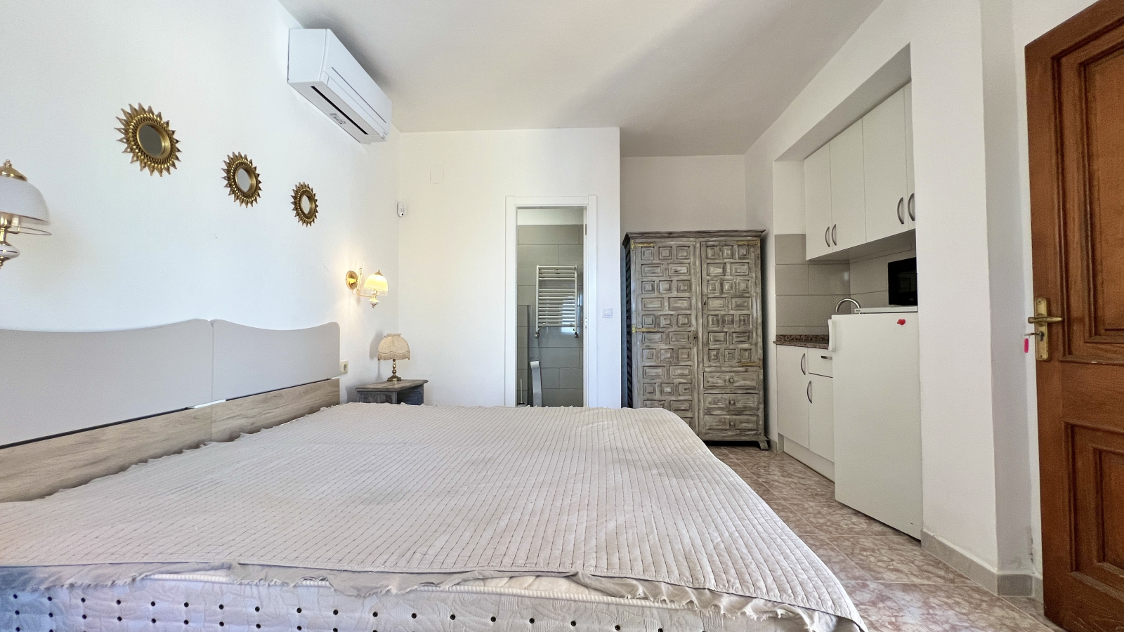 Casa de ensueño con vistas al mar y al castillo: 2 dormitorios, apartamento independiente, garaje y mucho más.