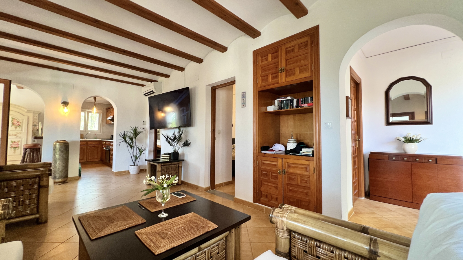 Casa de ensueño con vistas al mar y al castillo: 2 dormitorios, apartamento independiente, garaje y mucho más.
