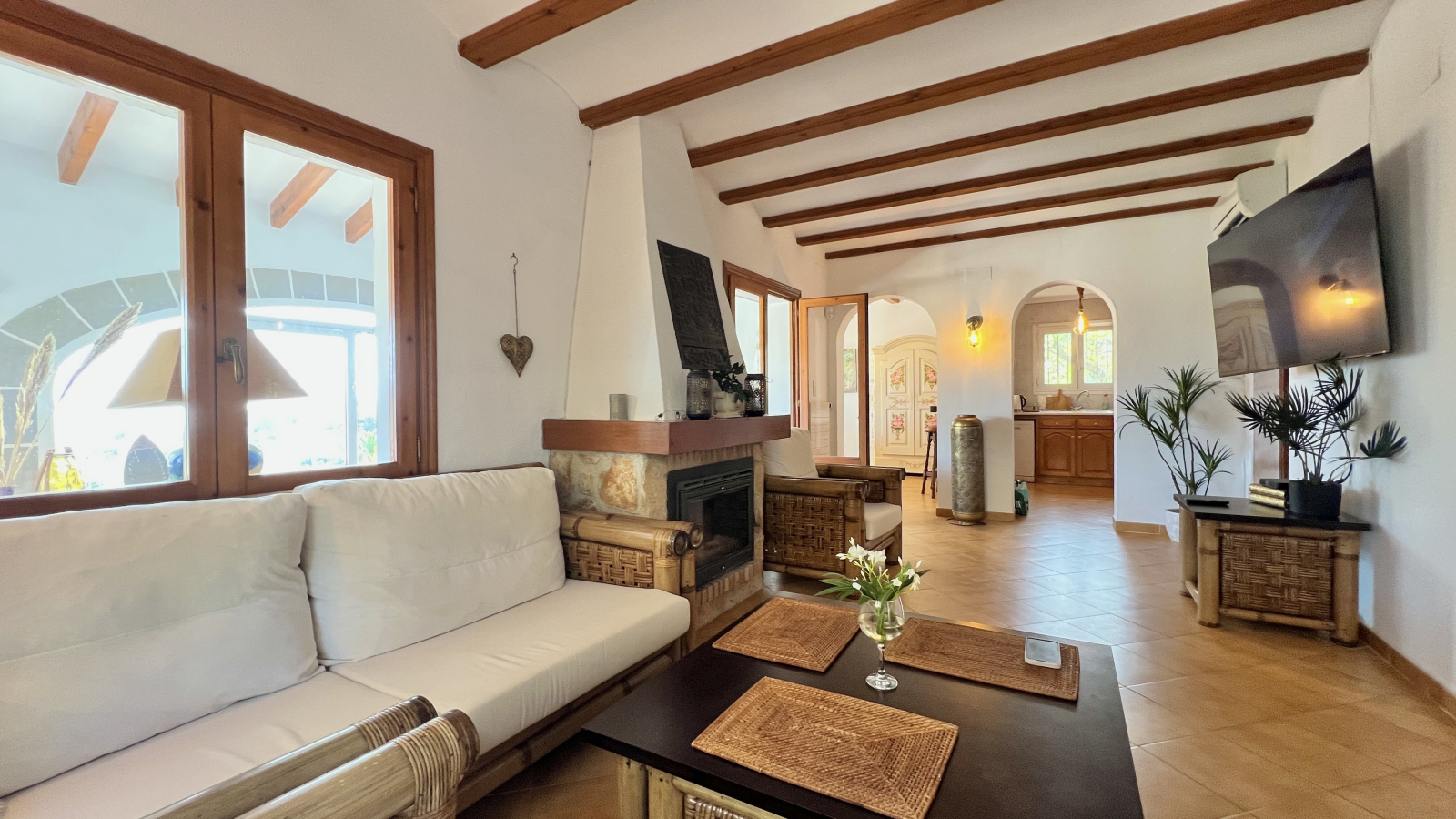 Casa de ensueño con vistas al mar y al castillo: 2 dormitorios, apartamento independiente, garaje y mucho más.