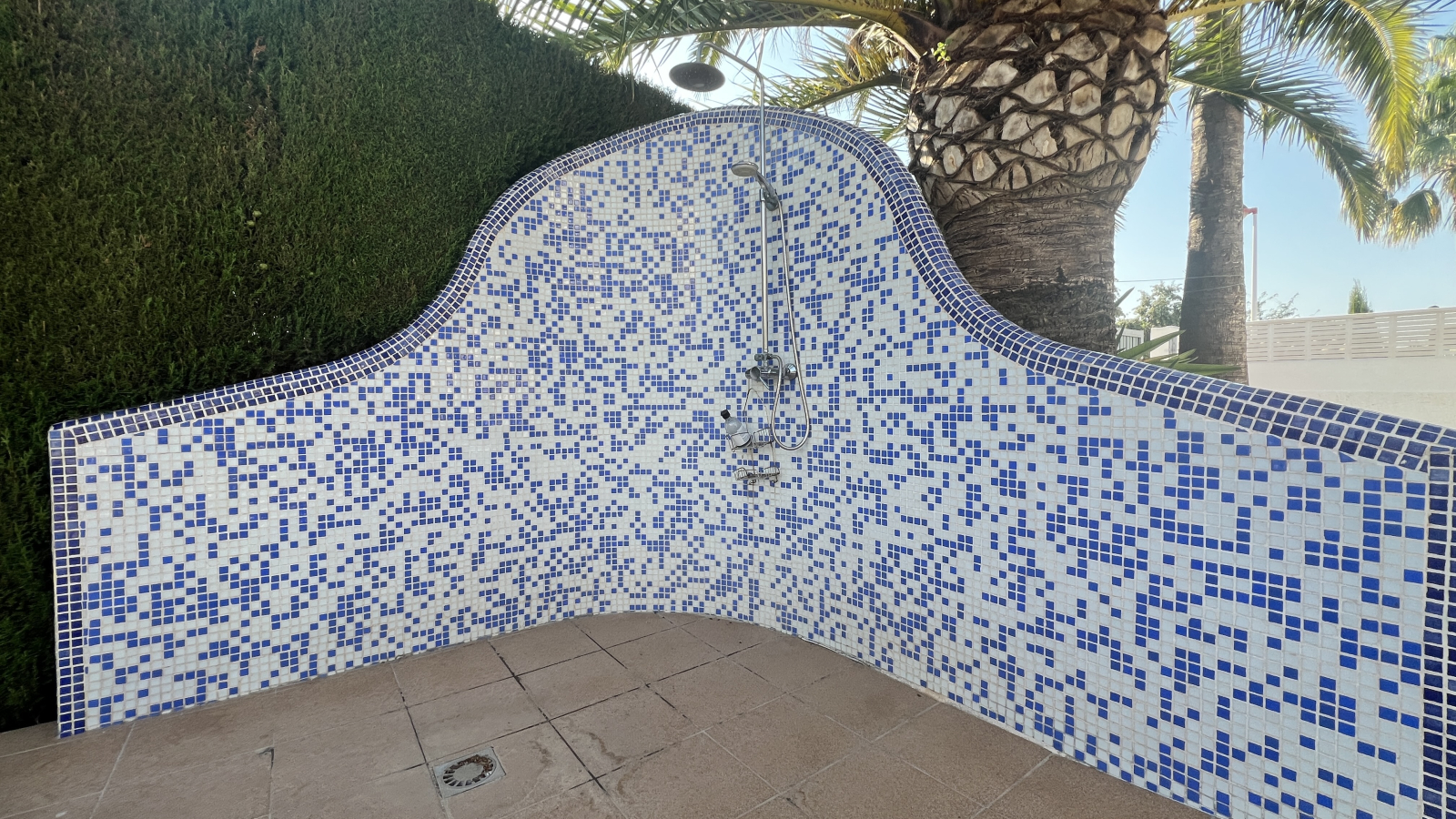 JS-1325 - Schöne Villa mit Pool, Klima und Zentralheizung, alles auf einer Ebene, Rollstuhl geeignet, gute Vermietbarkeit