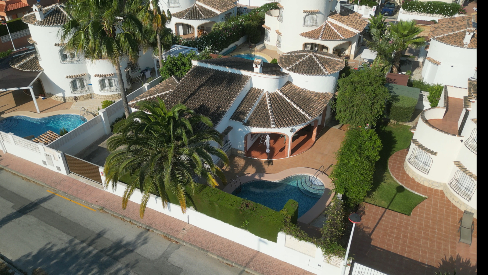 JS-1325 - Schöne Villa mit Pool, Klima und Zentralheizung, alles auf einer Ebene, Rollstuhl geeignet, gute Vermietbarkeit