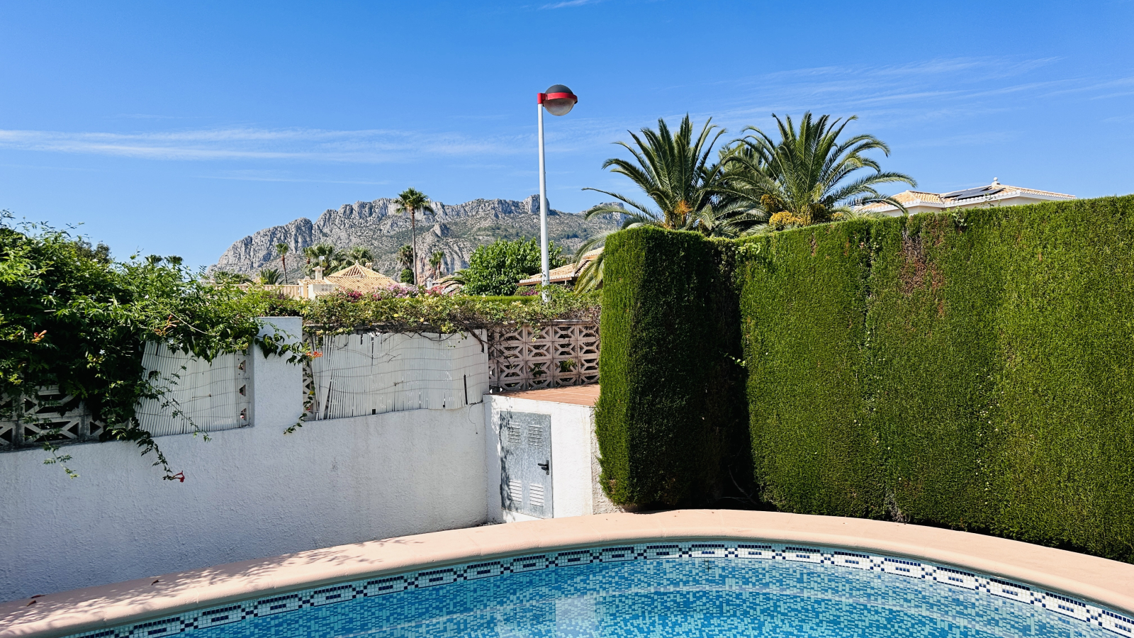 JS-1325 - Schöne Villa mit Pool, Klima und Zentralheizung, alles auf einer Ebene, Rollstuhl geeignet, gute Vermietbarkeit