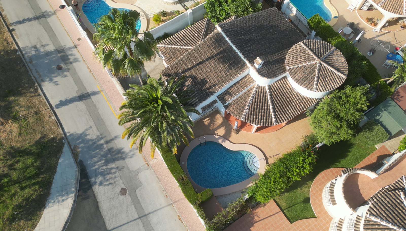 JS-1325 - Schöne Villa mit Pool, Klima und Zentralheizung, alles auf einer Ebene, Rollstuhl geeignet, gute Vermietbarkeit