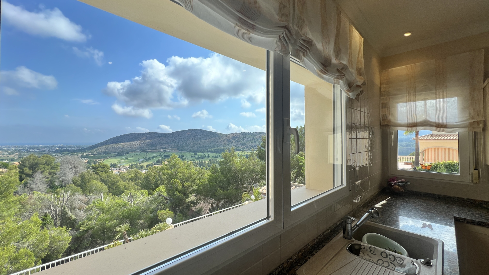 Villa exclusiva con vistas al mar y al golf en La Sella