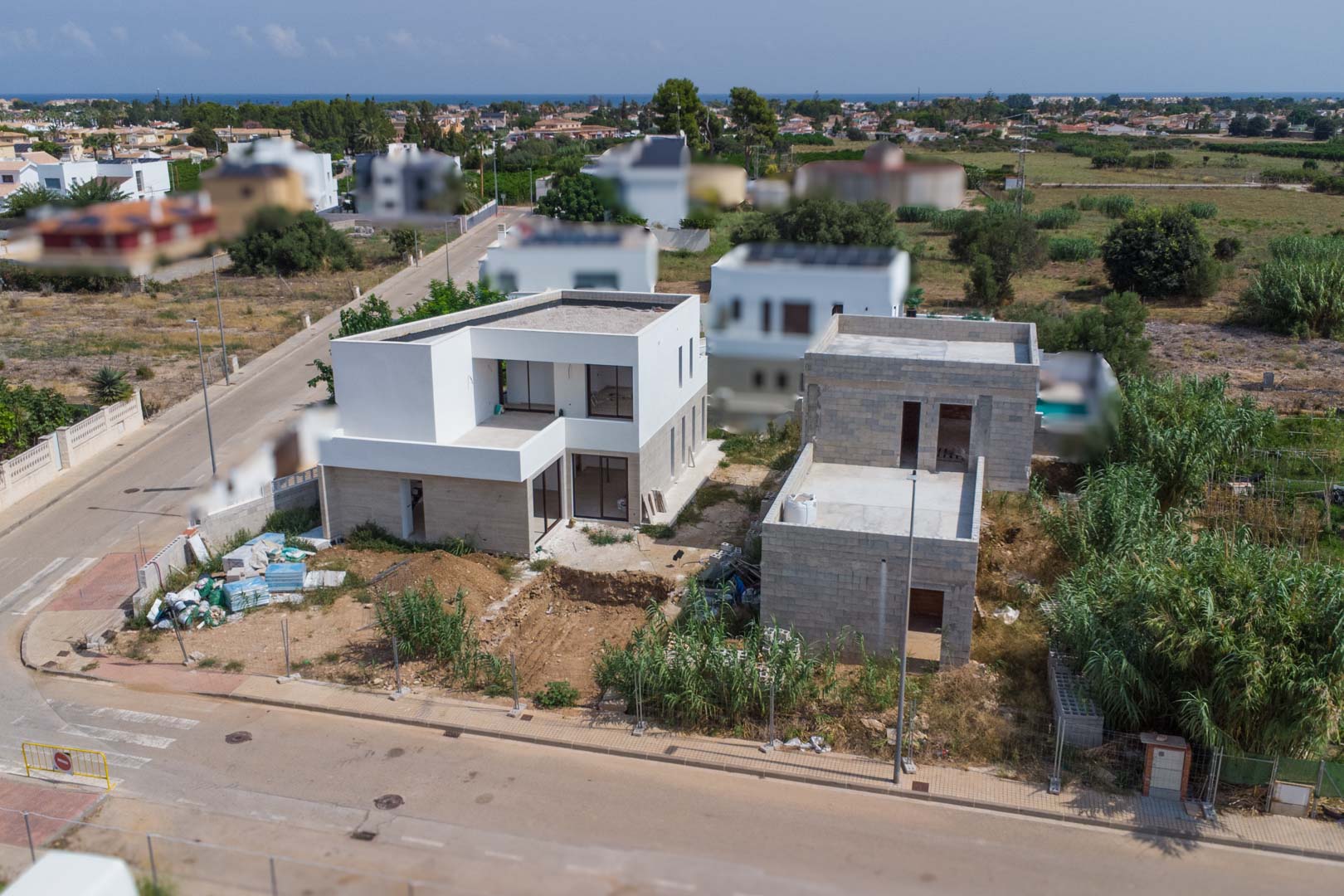 8288VER Villa moderna en construcción cerca al mar a la venta en Vergel.