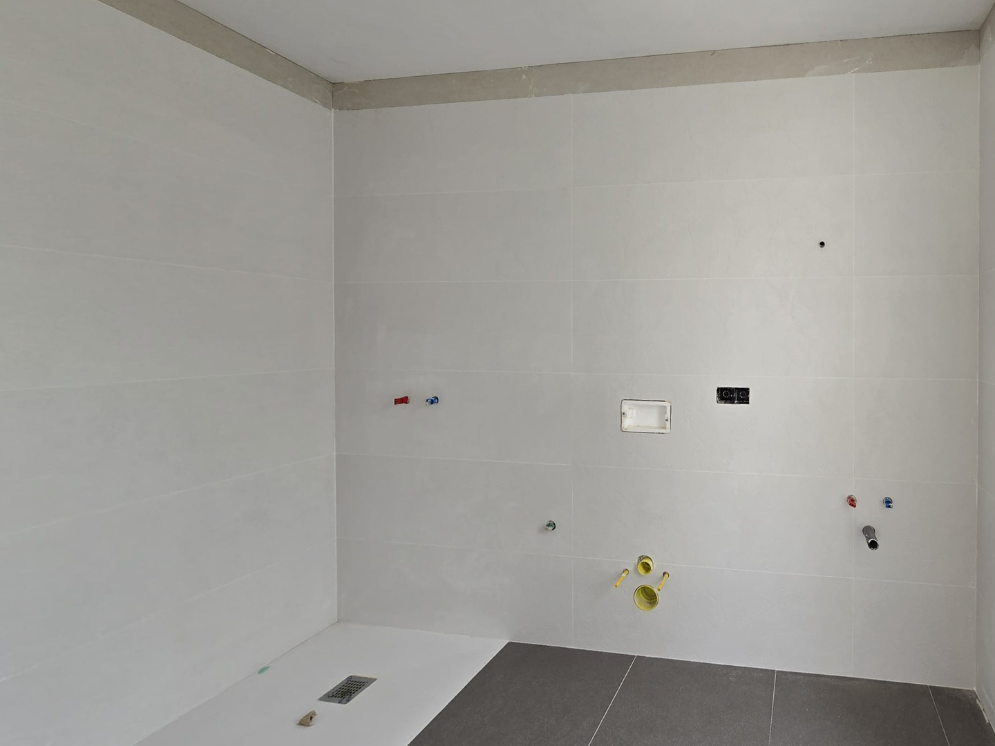 8288VER Villa moderna en construcción cerca al mar a la venta en Vergel.