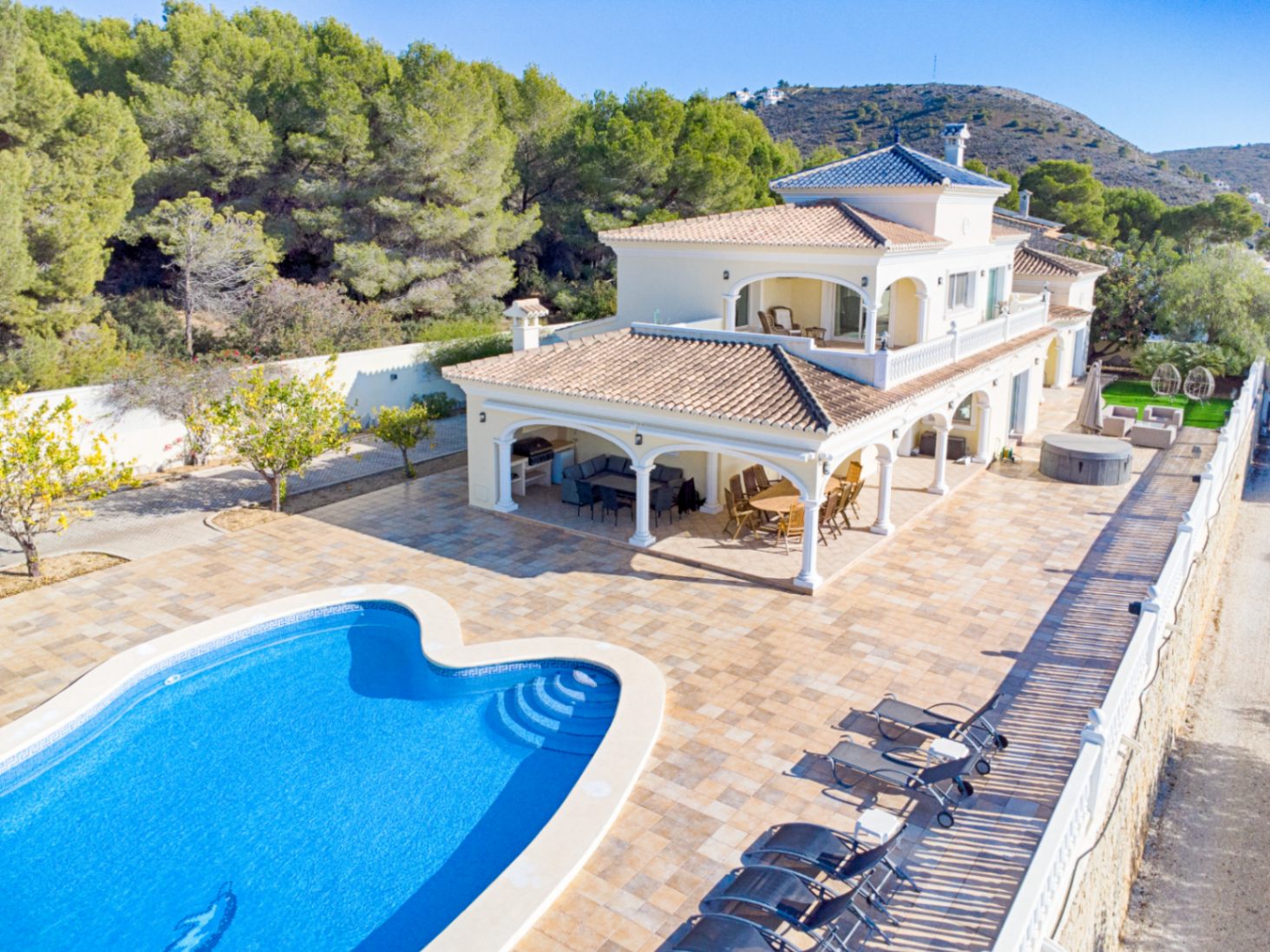 AM-12515DR - Gran villa elegante con vistas al mar en venta en Moraira