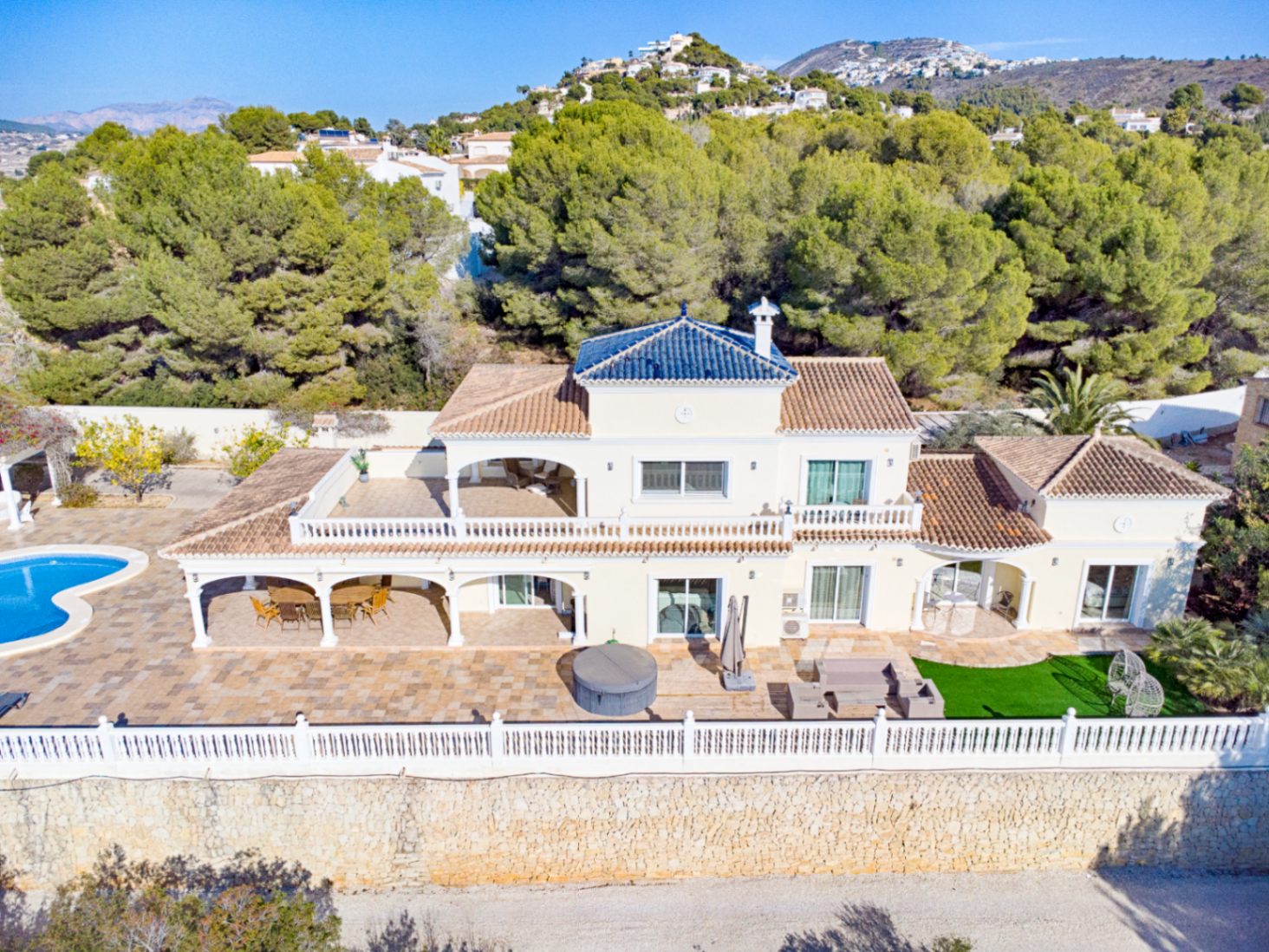 AM-12515DR - Gran villa elegante con vistas al mar en venta en Moraira