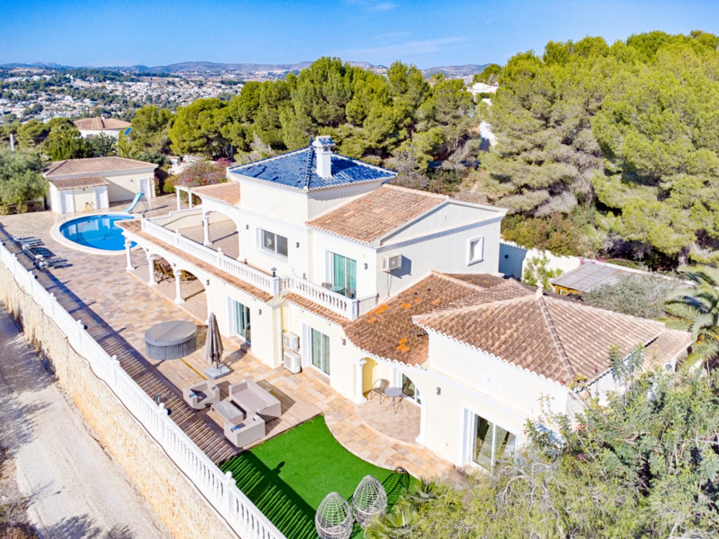 AM-12515DR - Gran villa elegante con vistas al mar en venta en Moraira