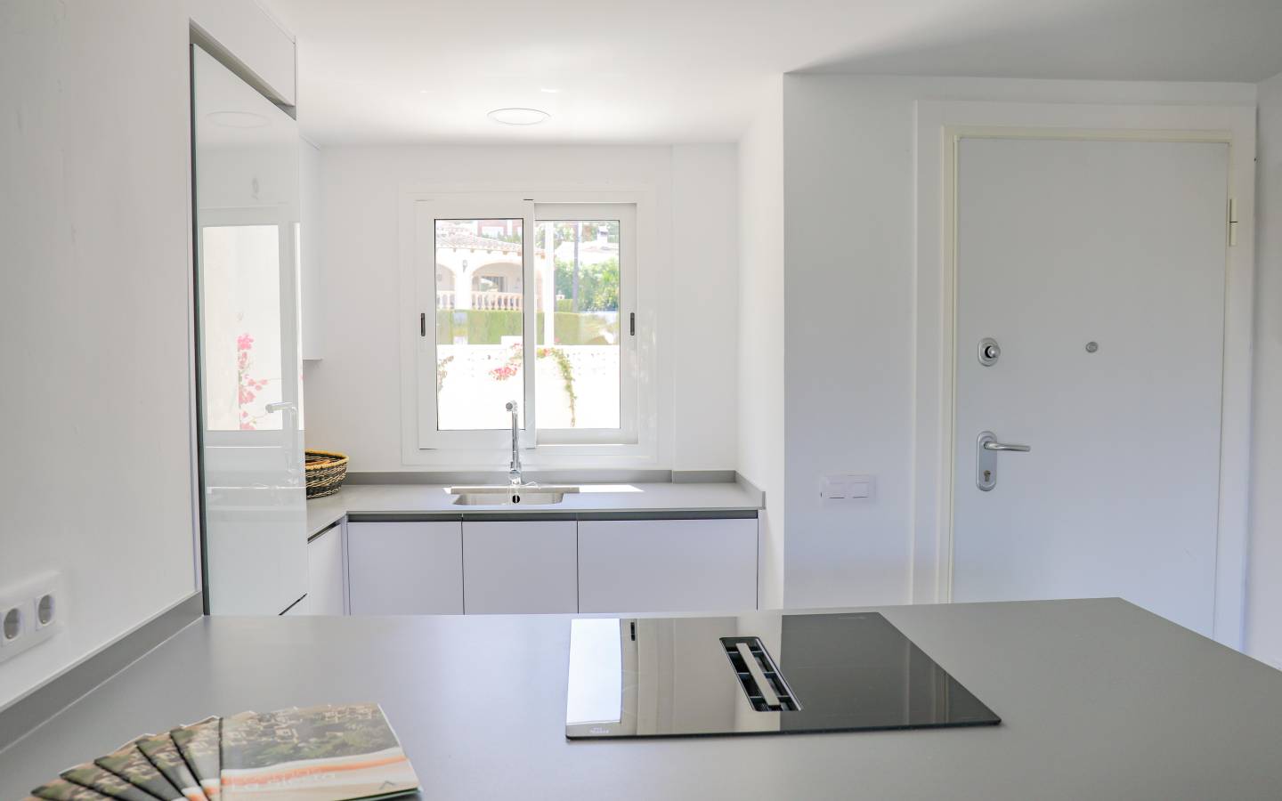 LAS3-B3-A05 - Appartement de 2 chambres, rénové, avec place de stationnement et piscine commune