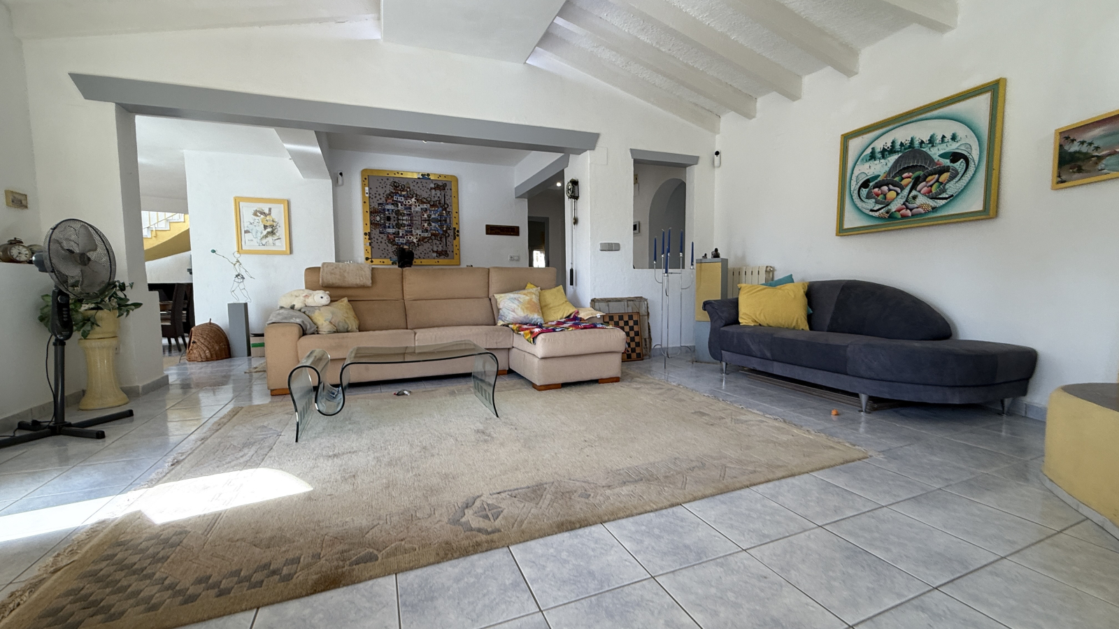 Grote villa op een hoekperceel met zwembad en dubbele garage op een toplocatie in Benissa Montemar