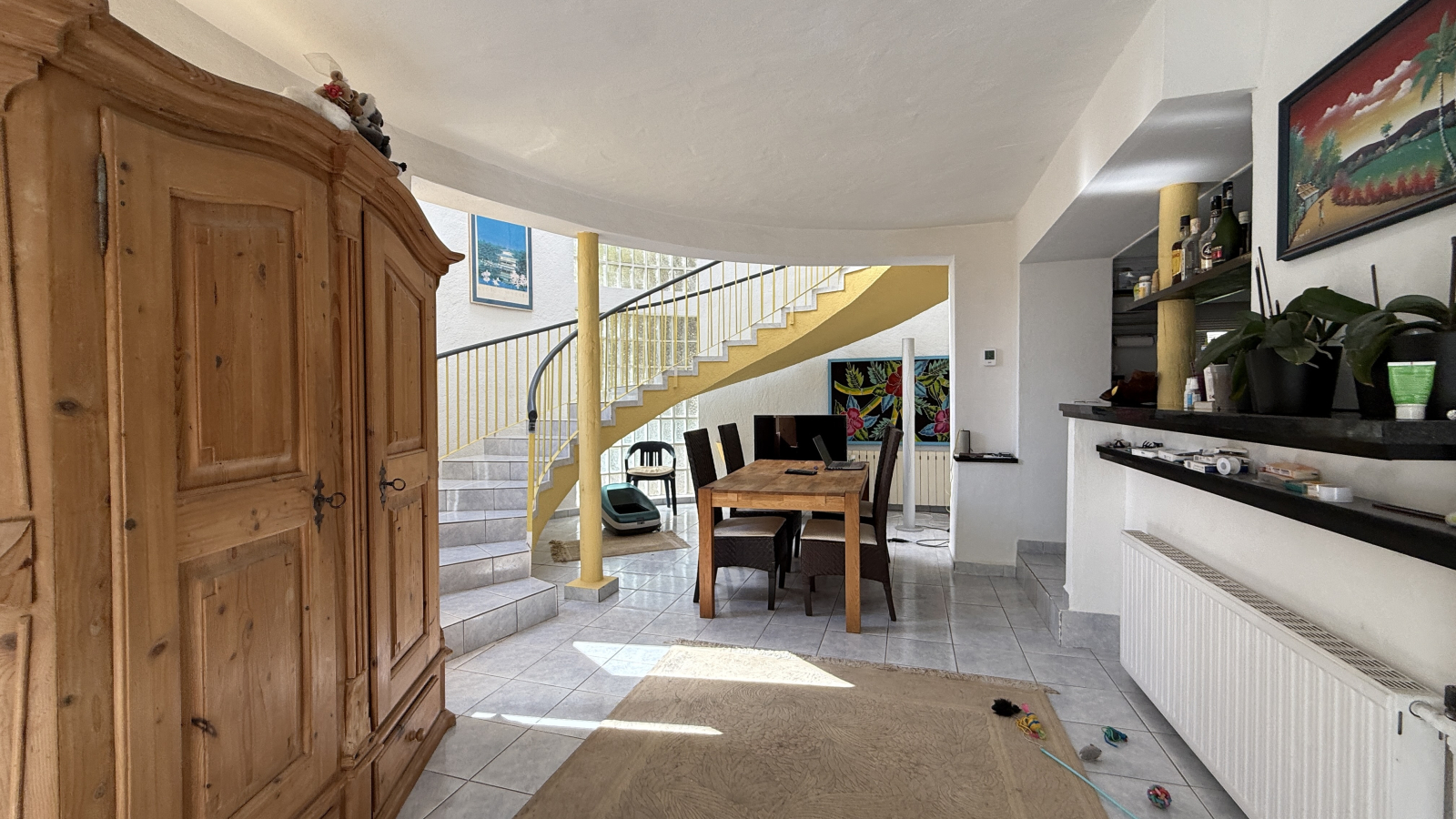 Grote villa op een hoekperceel met zwembad en dubbele garage op een toplocatie in Benissa Montemar