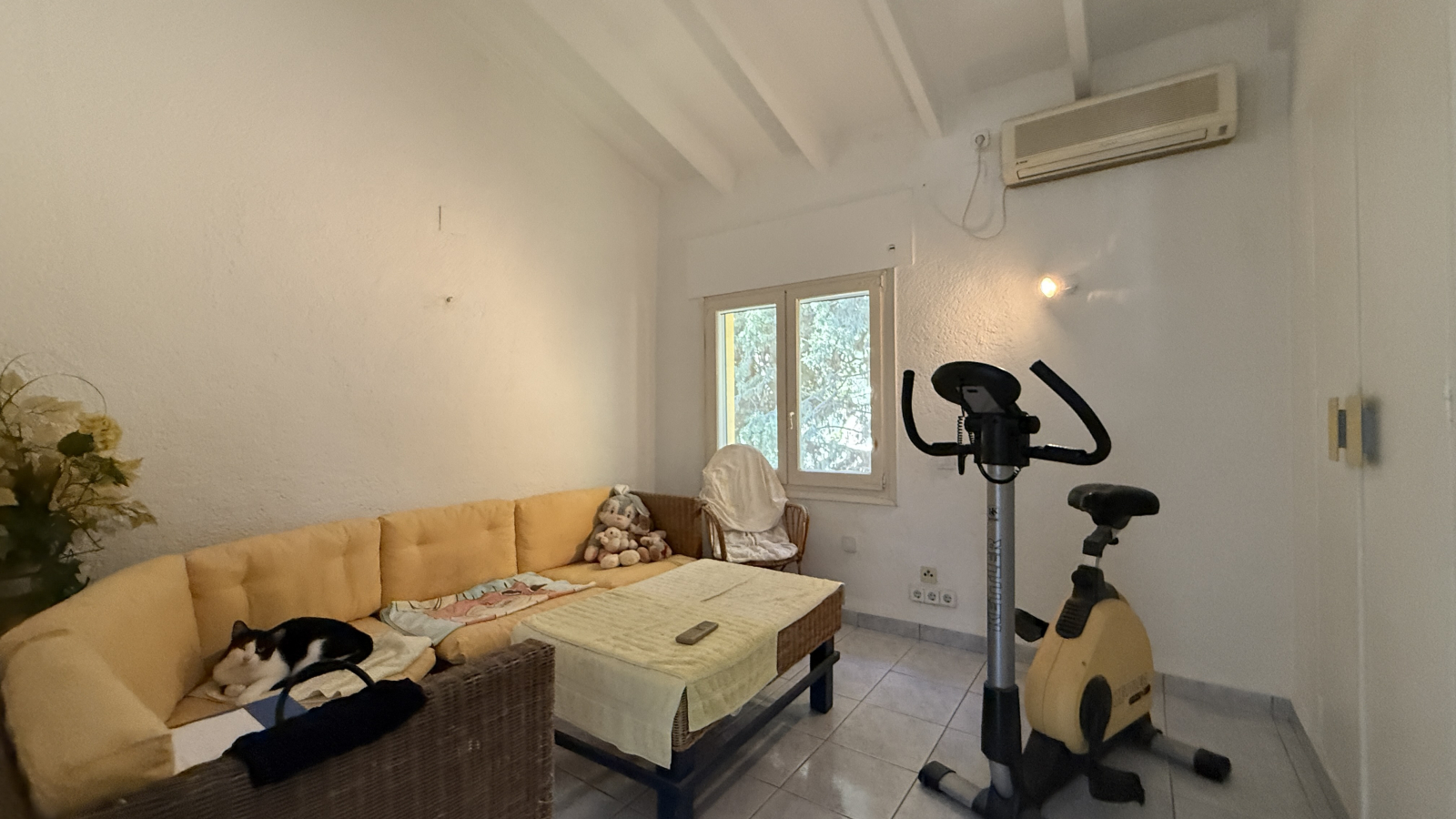 Grote villa op een hoekperceel met zwembad en dubbele garage op een toplocatie in Benissa Montemar