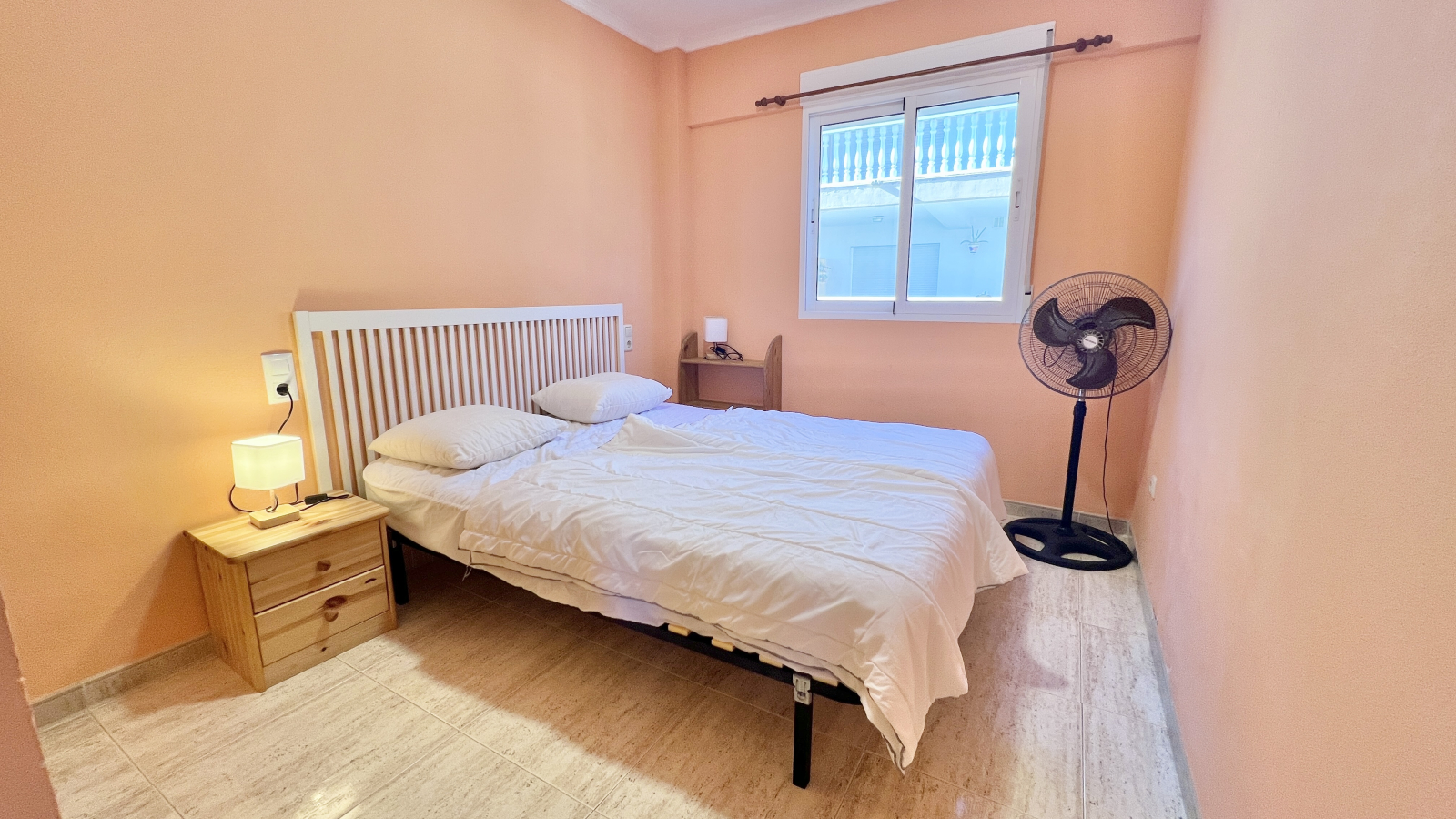 Fantástico apartamento de 3 dormitorios en un bonito complejo junto a la playa.