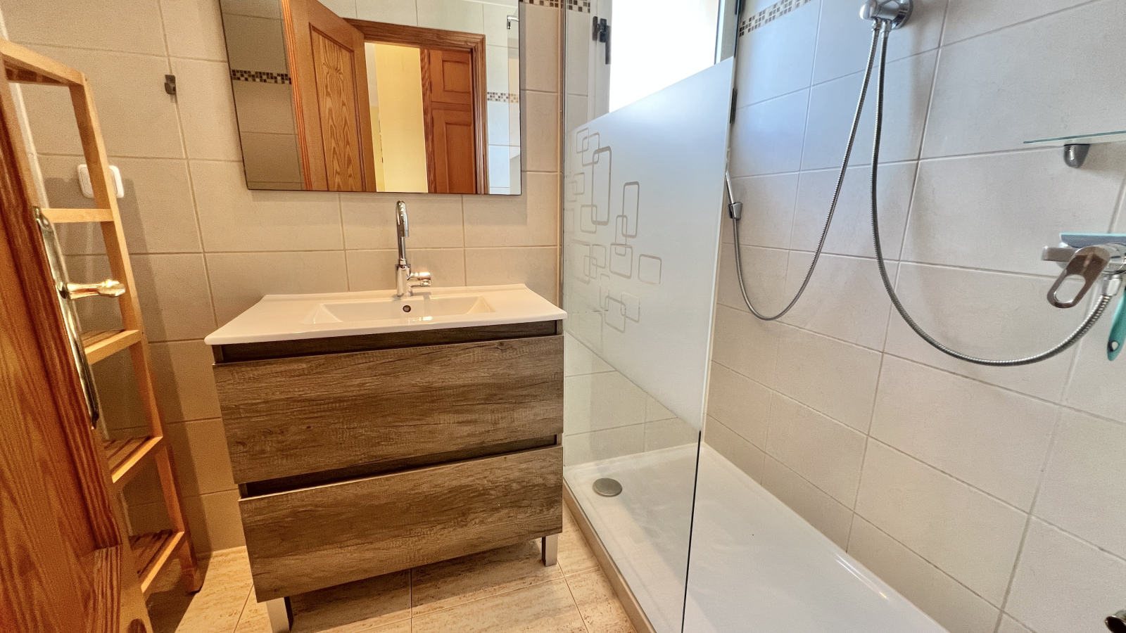 Fantástico apartamento de 3 dormitorios en un bonito complejo junto a la playa.