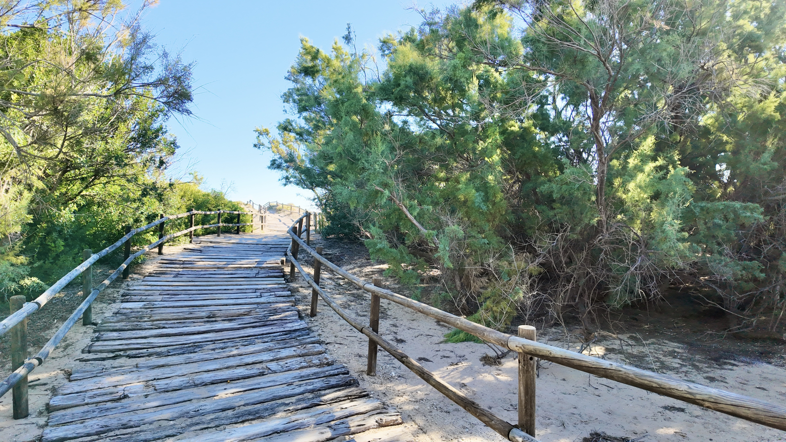 Fantástico apartamento de 3 dormitorios en un bonito complejo junto a la playa.