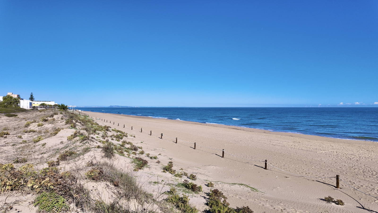 Fantástico apartamento de 3 dormitorios en un bonito complejo junto a la playa.