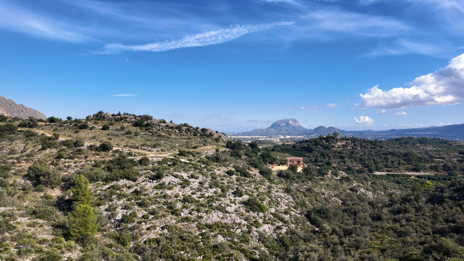 GC-0325 - Panoramic views and two independent homes in perfect condition