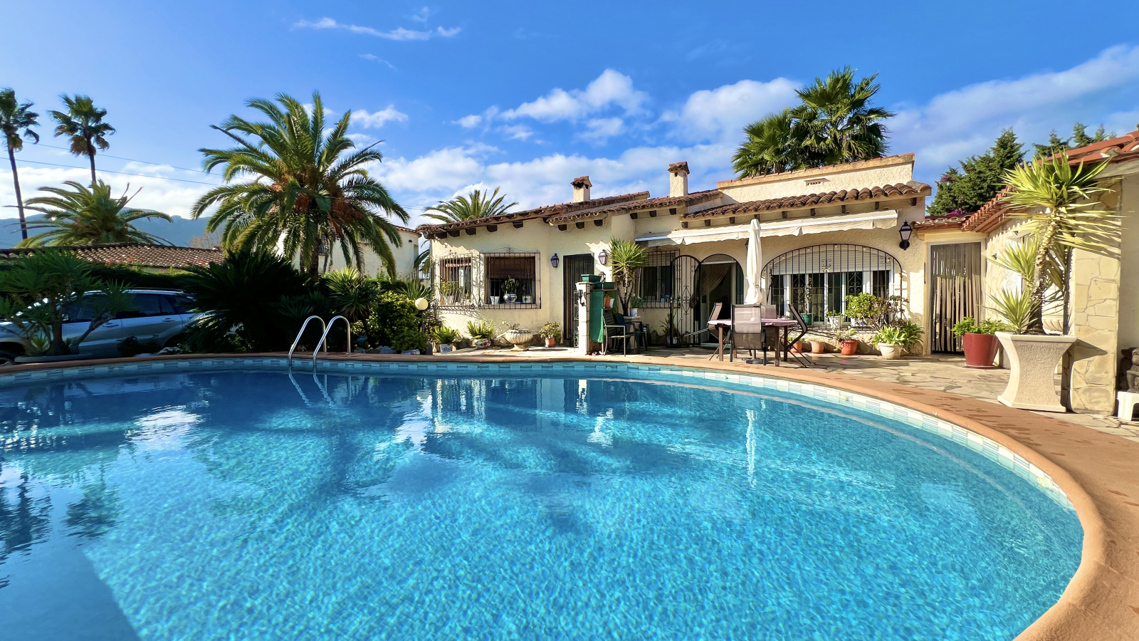 FK-1225 - Gemütliche Villa mit 3 Schlafzimmern und Pool in ruhiger Lage