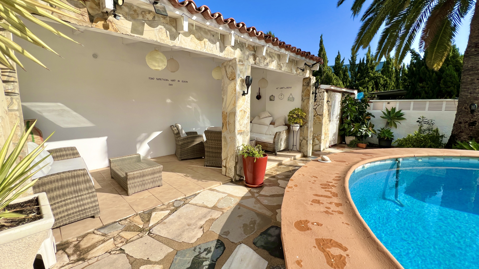 FK-1225 - Gemütliche Villa mit 3 Schlafzimmern und Pool in ruhiger Lage