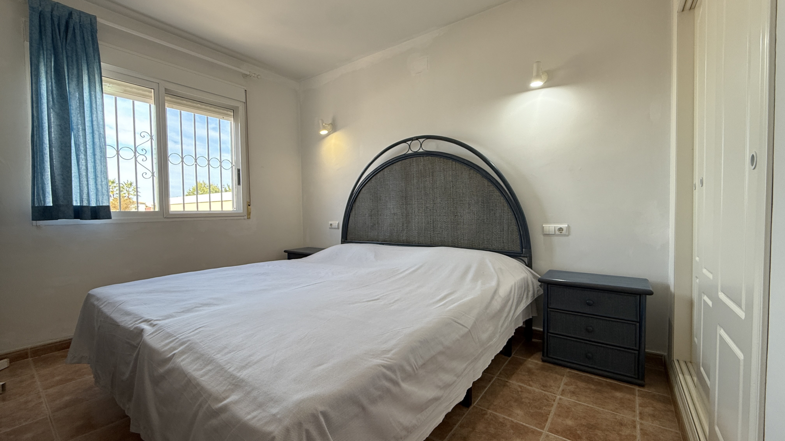 JS-0126 - Sonnige 3 Schlafzimmer Villa in Els Poblets mit Pool 